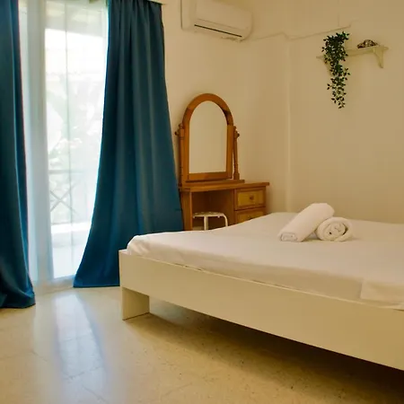 Yiallos Village Apt. A101 Менеоу
