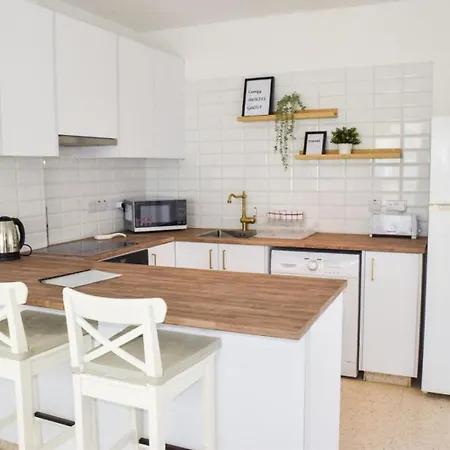 Yiallos Village Apt. A101 Meneou