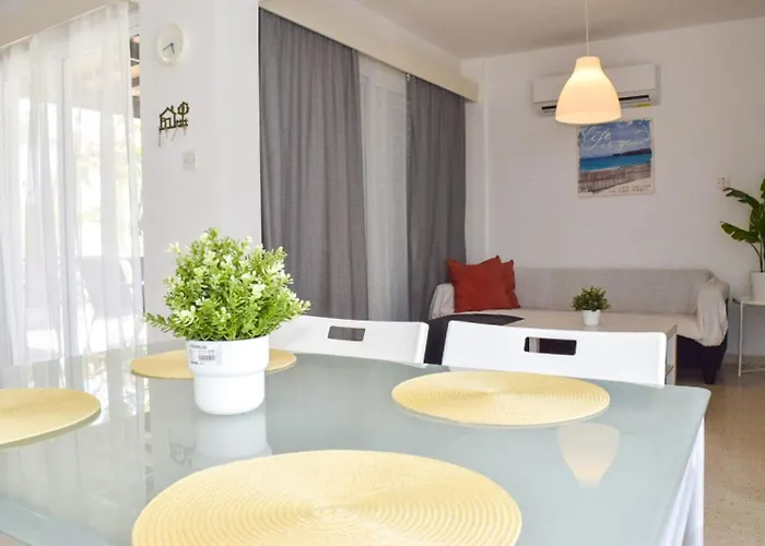 Yiallos Village Apt. A101 * Meneou