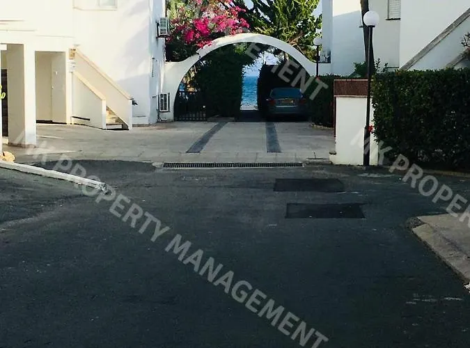 Yiallos Village Apt. A101 Meneou